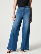 Load image into Gallery viewer, Wide Leg Long Jeans
