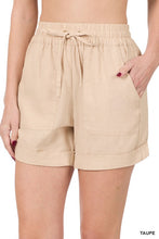 Load image into Gallery viewer, LINEN DRAWSTRING-WAIST SHORTS WITH POCKETS
