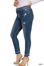 Load image into Gallery viewer, PLUS HIGH RISE CROPPED SKINNY DENIM PANTS
