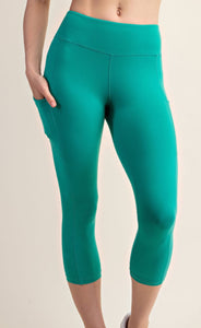 Butter Soft Capri Leggings with Side Pockets