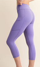 Load image into Gallery viewer, Butter Soft Capri Leggings with Side Pockets
