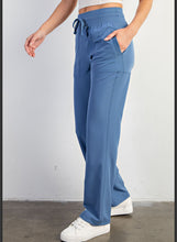Load image into Gallery viewer, Woven Stretch Active Pants
