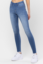 Load image into Gallery viewer, Light Denim Pull-On Skinny Jeans
