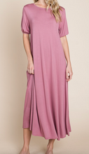 Load image into Gallery viewer, Light Plum Flowy Maxi Dress
