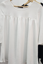Load image into Gallery viewer, Airflow 3/4 Sleeve Top
