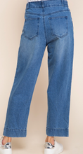 Load image into Gallery viewer, Boyfriend Fit Denim Jeans

