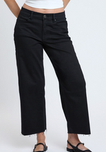 Load image into Gallery viewer, High Rise Wide Leg Black Jeans
