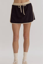 Load image into Gallery viewer, Contrast Trim Round Neck Top and Skort Set
